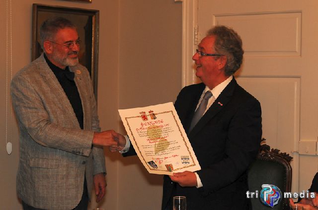 Foto: Marijke Peters - Heemkundevereniging Amice Insulae ontvangt Pater Sangersprijs 2011